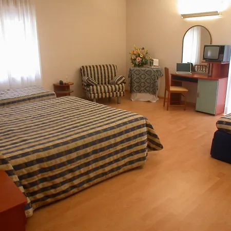 La Pergola 3*
